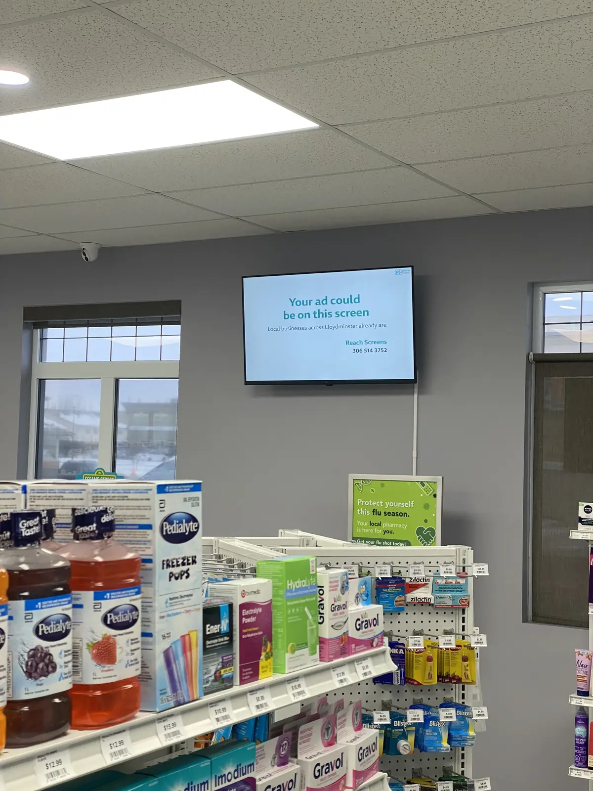 We install the screen